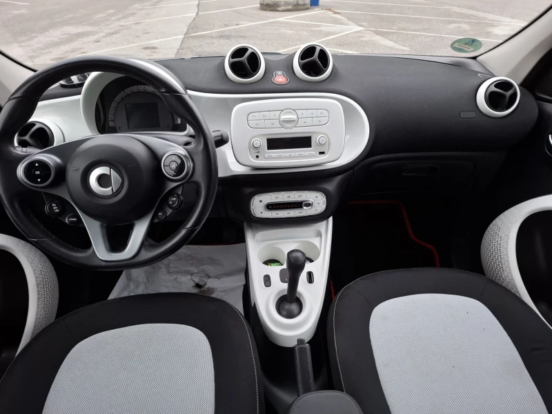 Smart Forfour 1.0* АВТОМАТИК* PANORAMA* 98240к.м.* EURO6, снимка 14 - Автомобили и джипове - 53291113