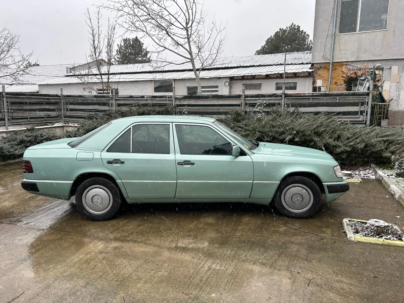Mercedes-Benz 124 300D, снимка 2 - Автомобили и джипове - 53316586