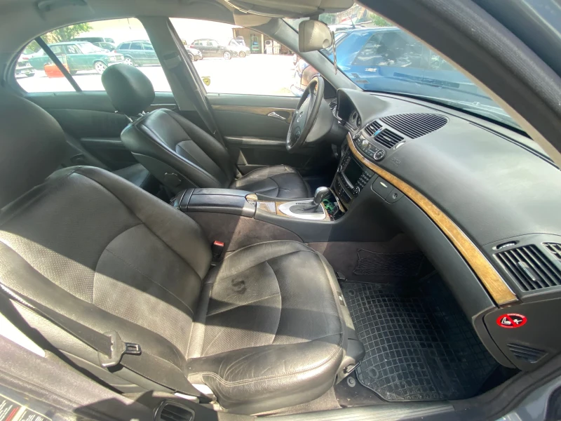 Mercedes-Benz E 320, снимка 6 - Автомобили и джипове - 53406048