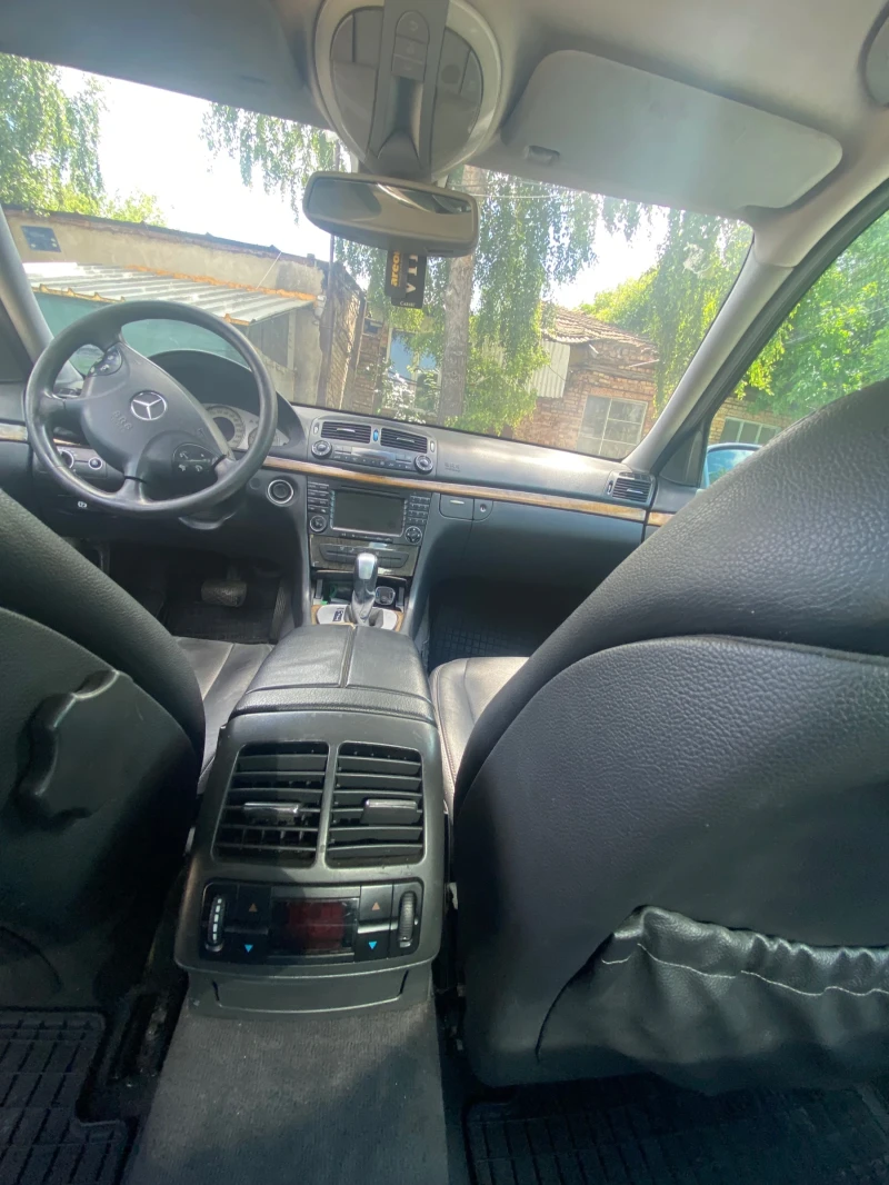 Mercedes-Benz E 320, снимка 4 - Автомобили и джипове - 53406048