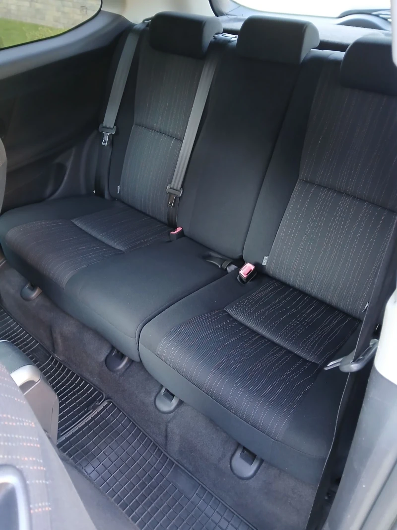Toyota Auris 1.4 Бензин - 6888 лв. - 92548918 17