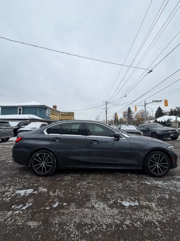 BMW 330 * 330i xDrive * CARFAX * БЕЗ ПЪРВОНАЧАЛНА ВНОСКА, снимка 3 - Автомобили и джипове - 53153922