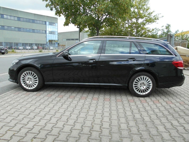 Mercedes-Benz E 250 4MATIC , снимка 11 - Автомобили и джипове - 54431784