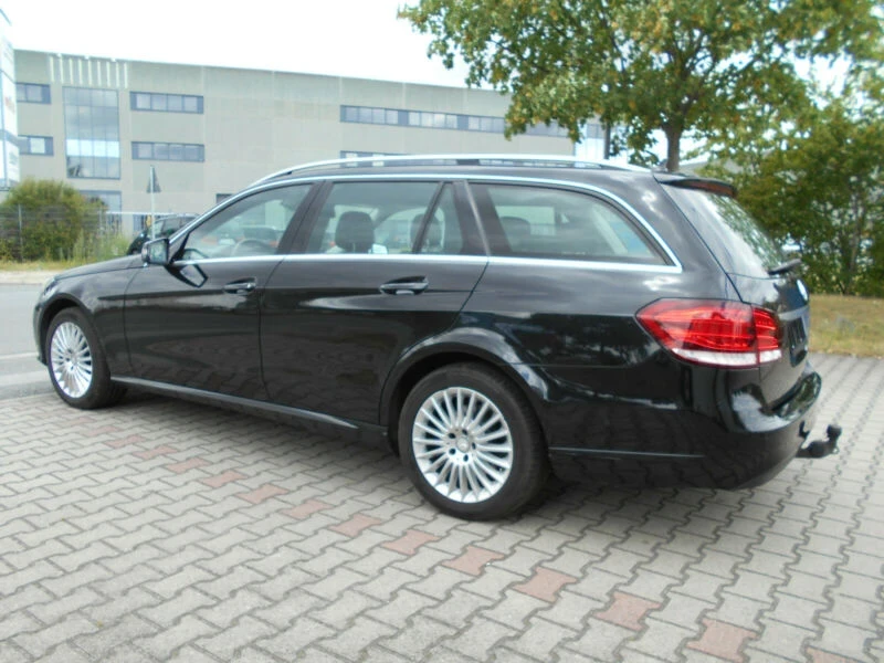 Mercedes-Benz E 250 4MATIC , снимка 9 - Автомобили и джипове - 54431784