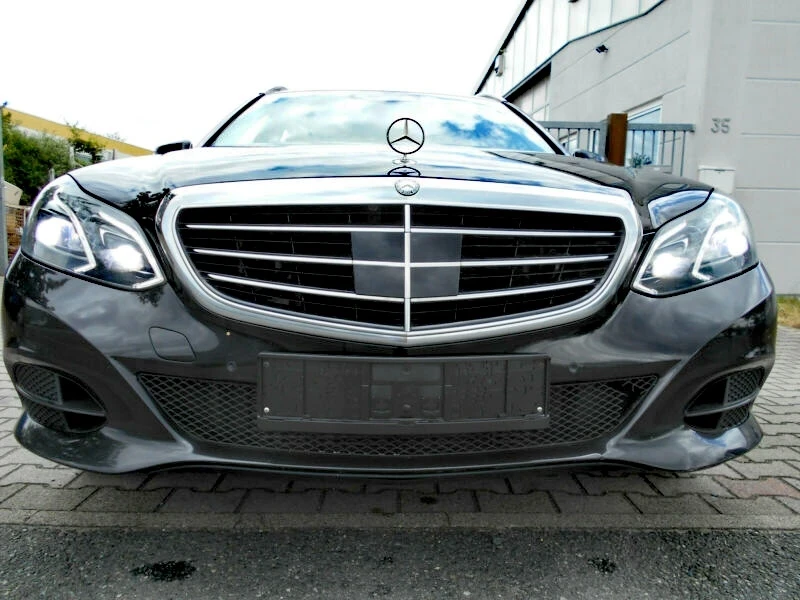 Mercedes-Benz E 250 4MATIC , снимка 10 - Автомобили и джипове - 54431784