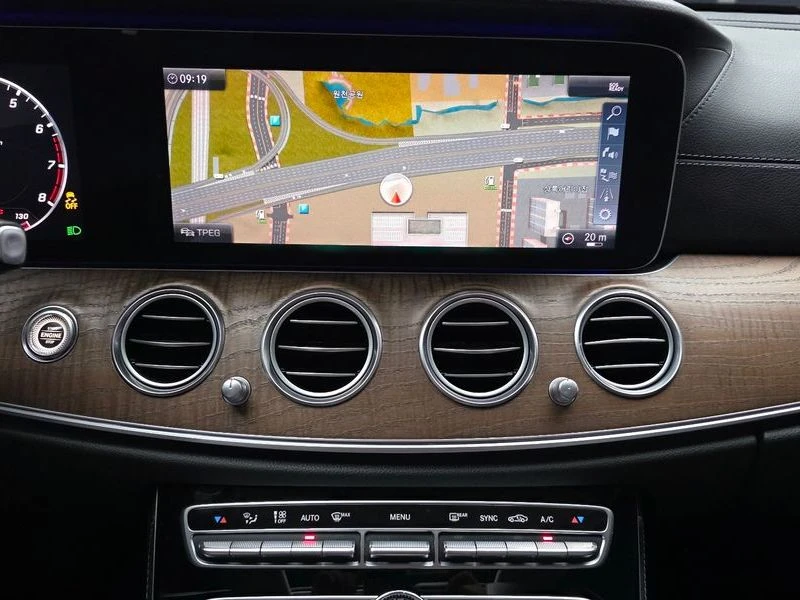 Mercedes-Benz E 300 E300 4MATIC Exclusive| 245�.�. | Mobile.bg � ����������� 13