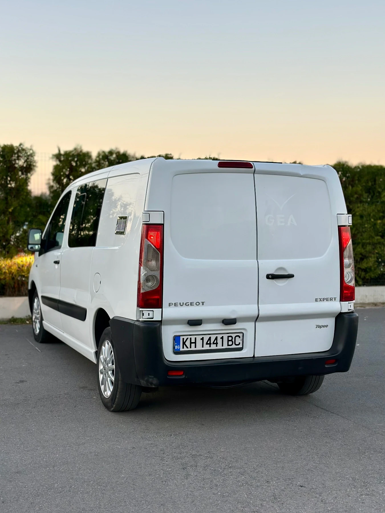 Peugeot Expert 4+ 1 2.0HDI 6ск TOP - изображение 4