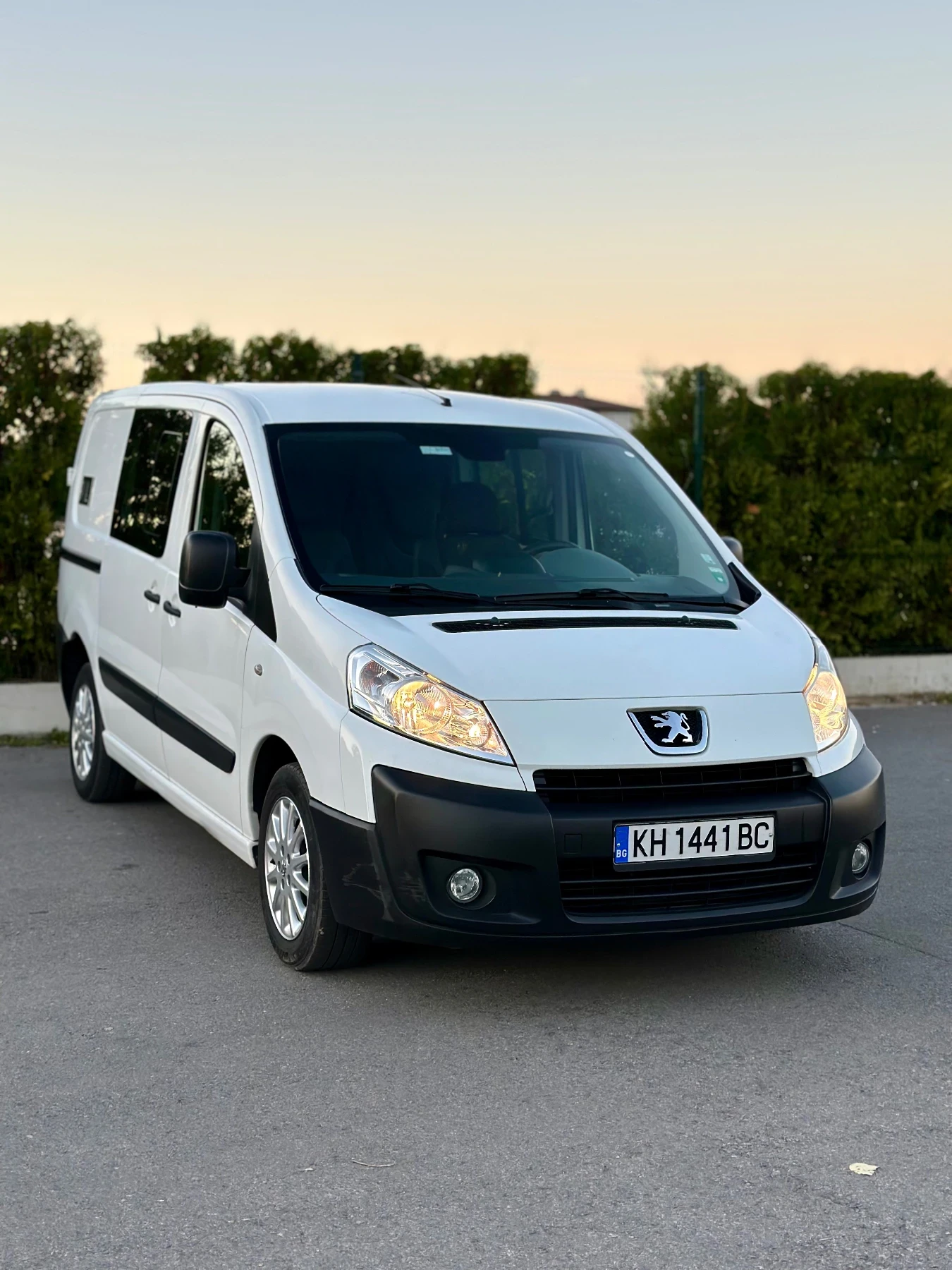 Peugeot Expert 4+ 1 2.0HDI 6ск TOP - изображение 2