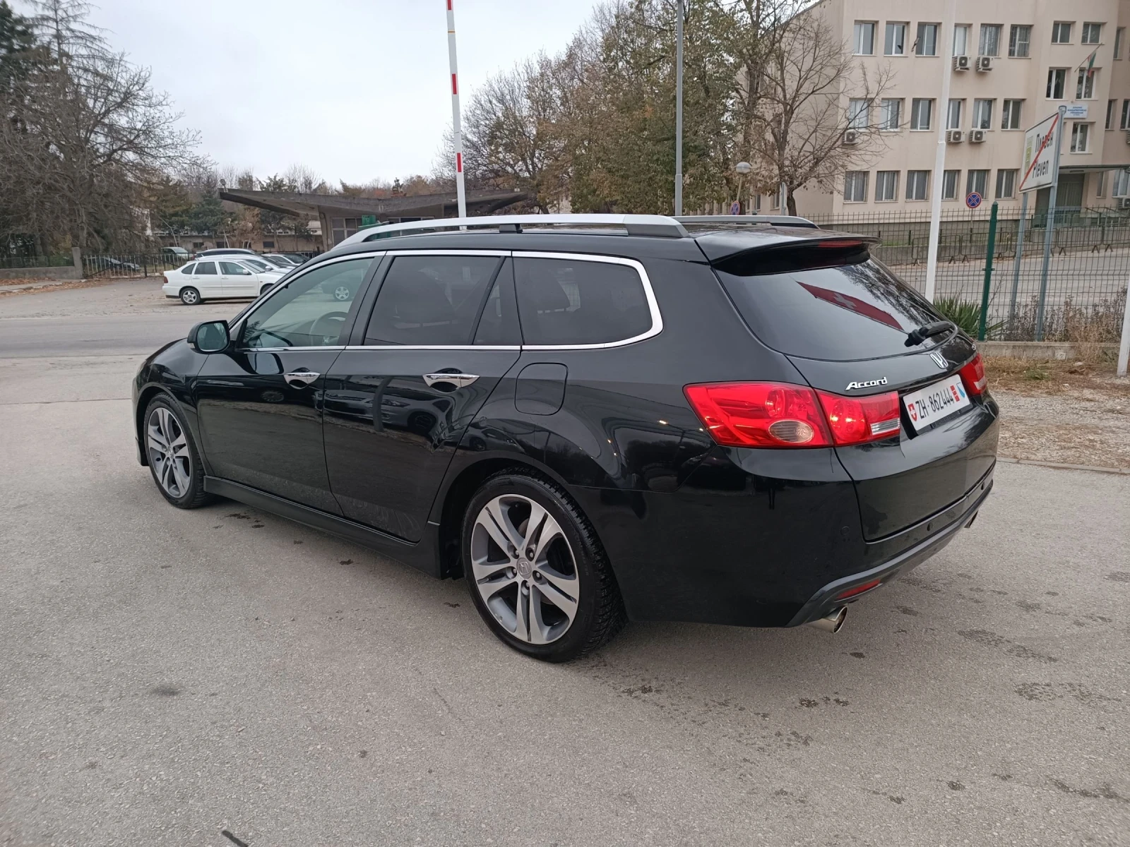 Honda Accord 2.4i-201кс-ШВЕЙЦАРИЯ-РЪЧКА-FACELIFT-FULL-ДИСТРОНИК - изображение 6