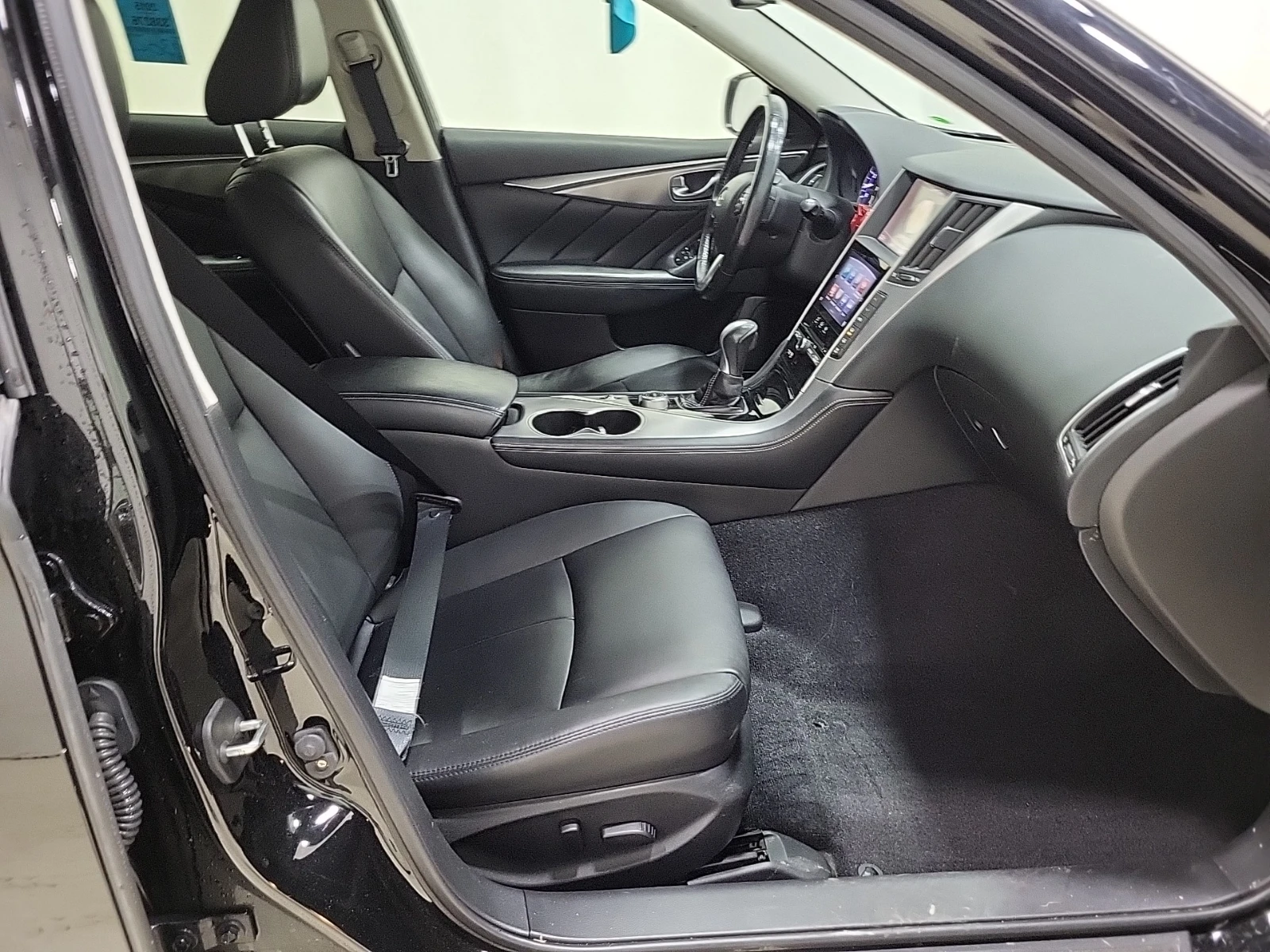 Infiniti Q50 * CARFAX* ОПЦИЯ ЗА ФИНАНСИРАНЕ*  - изображение 9