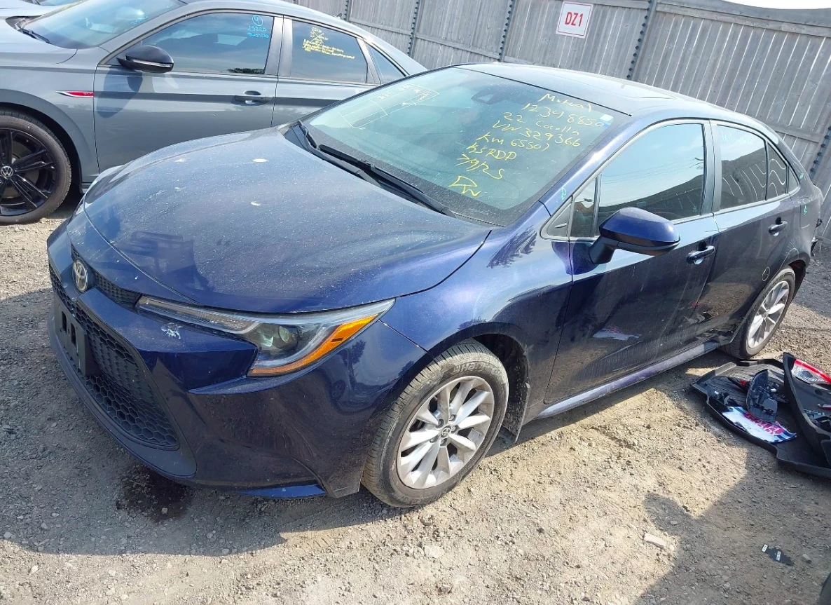 Toyota Corolla LE - изображение 3