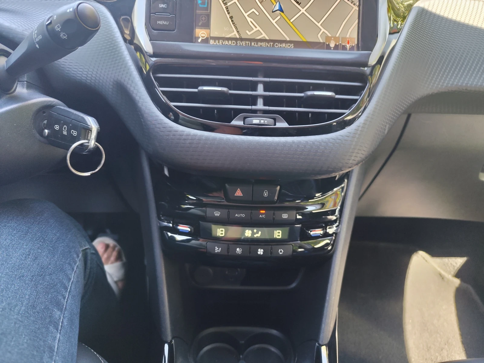 Peugeot 2008 Blue HDI 1.6 - изображение 3