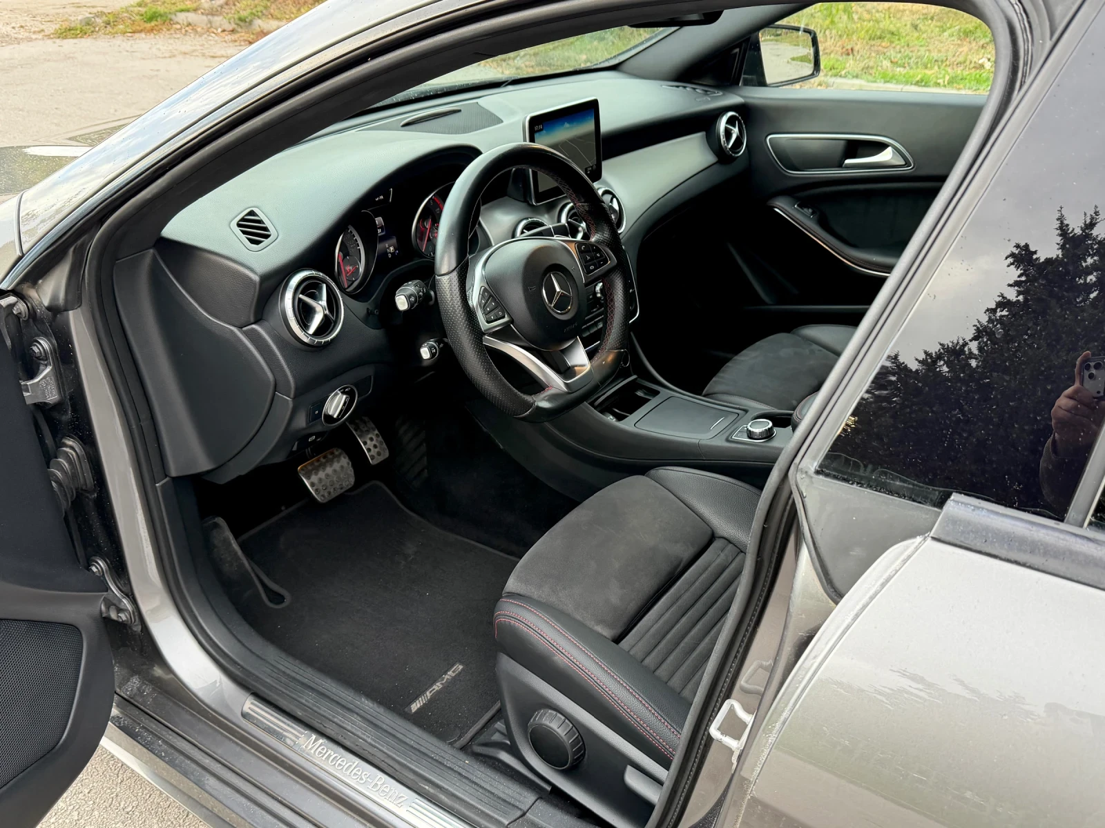 Mercedes-Benz CLA 220 AMG pack* 7G tronic* Recaro* Distronic* Bi-Xenon - изображение 9