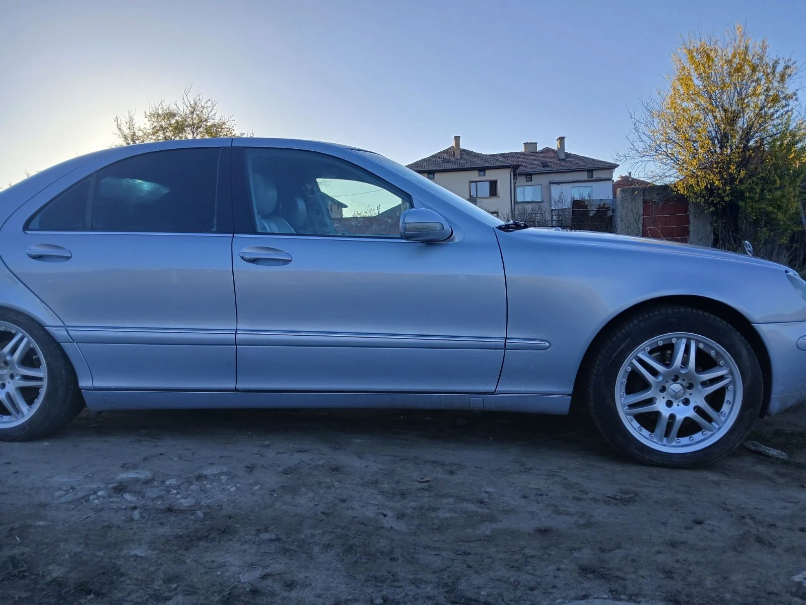 Mercedes-Benz S 320  - изображение 3