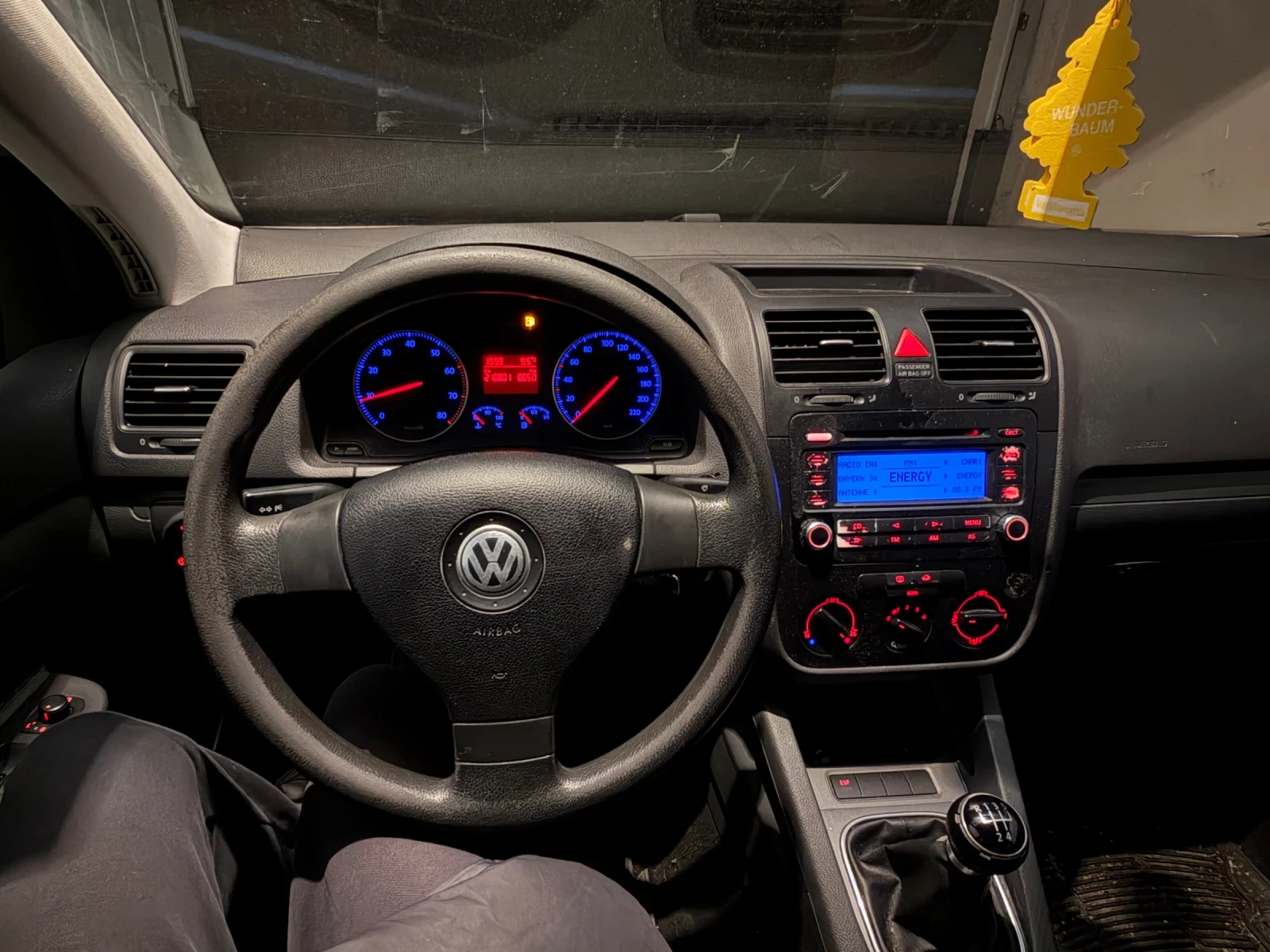 VW Golf 1.4 КЛИМА  - изображение 9