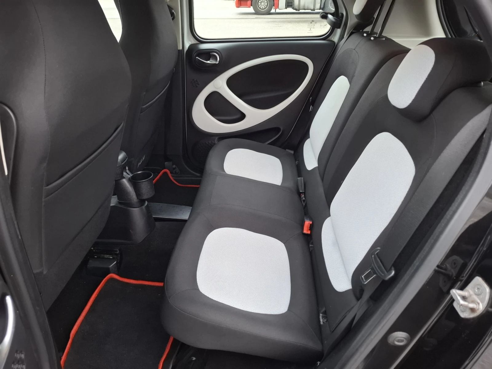 Smart Forfour 1.0* АВТОМАТИК* PANORAMA* 98240к.м.* EURO6 - изображение 8