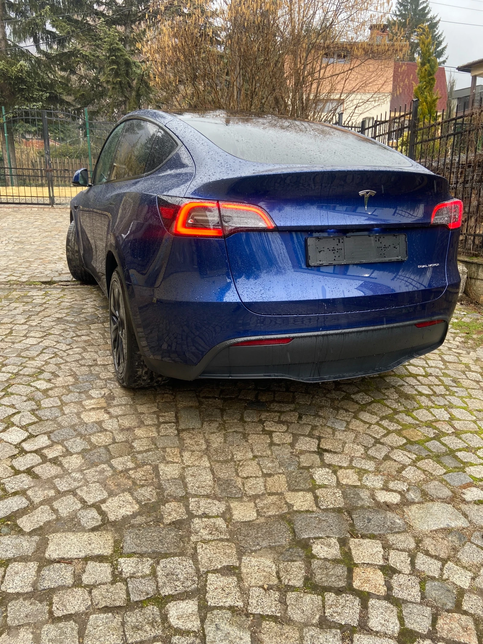 Tesla Model Y 7-местна Long Range Dual Motor, снимка 3 - Автомобили и джипове - 53718981