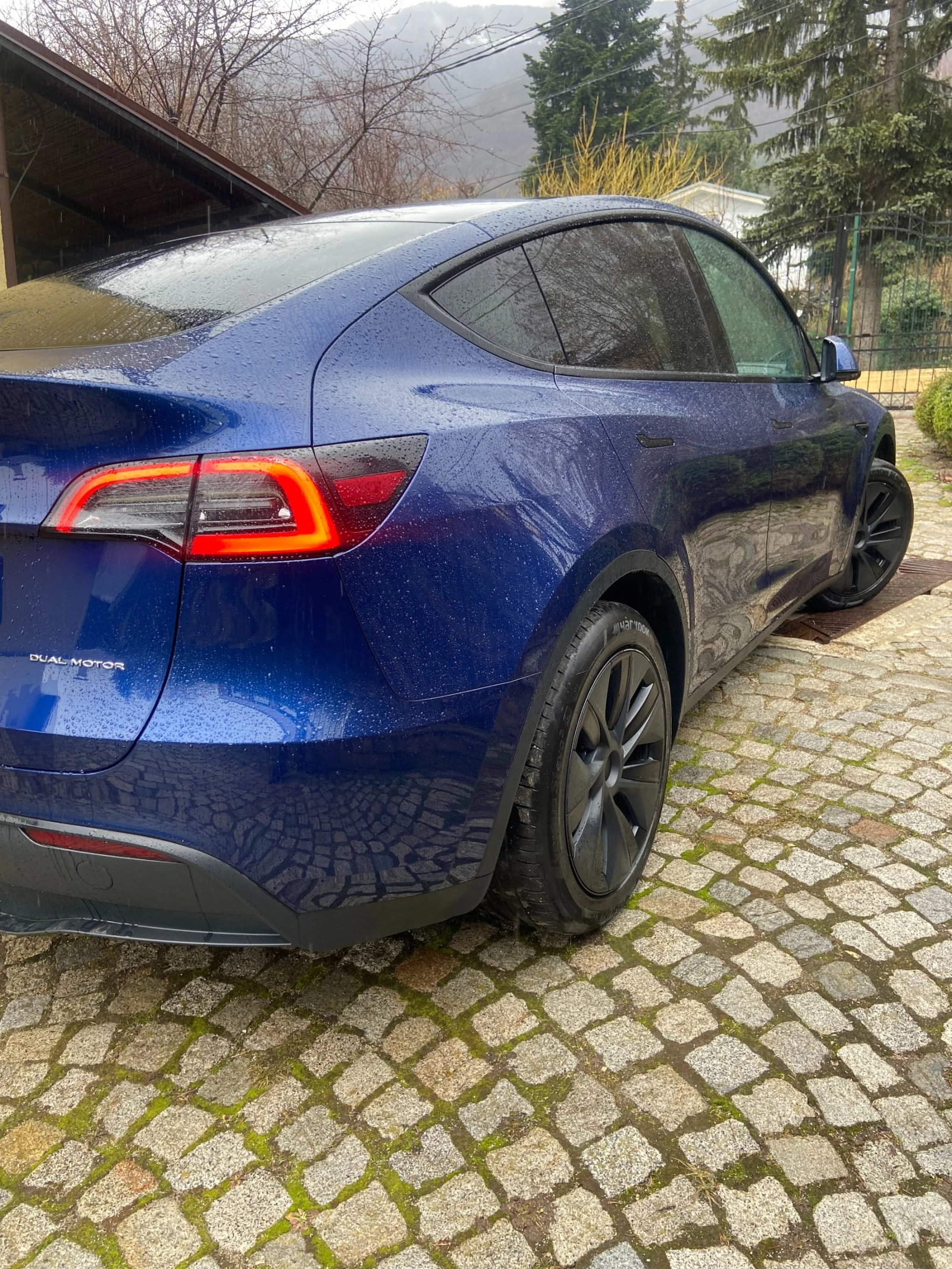 Tesla Model Y 7-местна Long Range Dual Motor, снимка 4 - Автомобили и джипове - 53718981