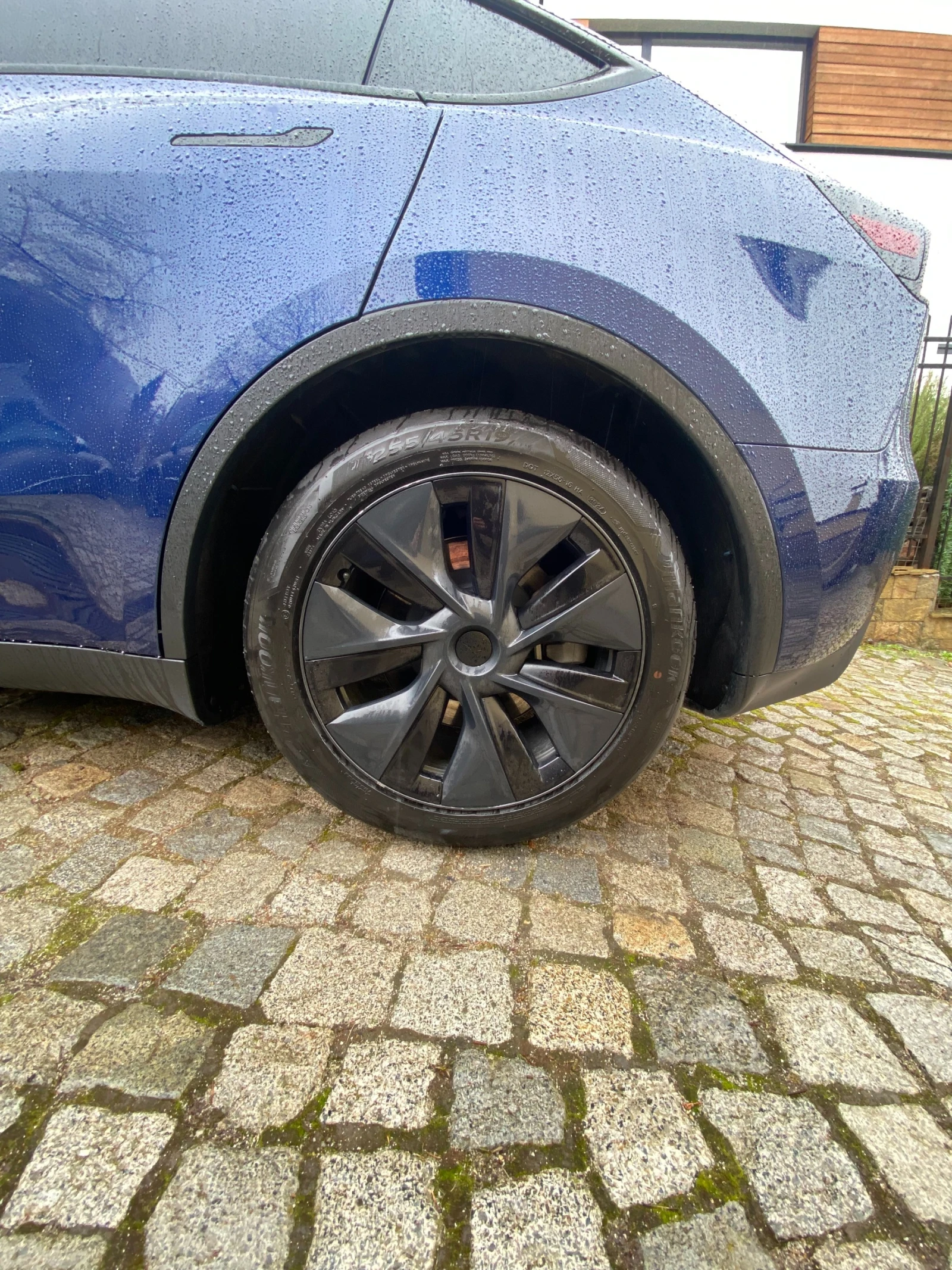 Tesla Model Y 7-местна Long Range Dual Motor, снимка 13 - Автомобили и джипове - 53718981