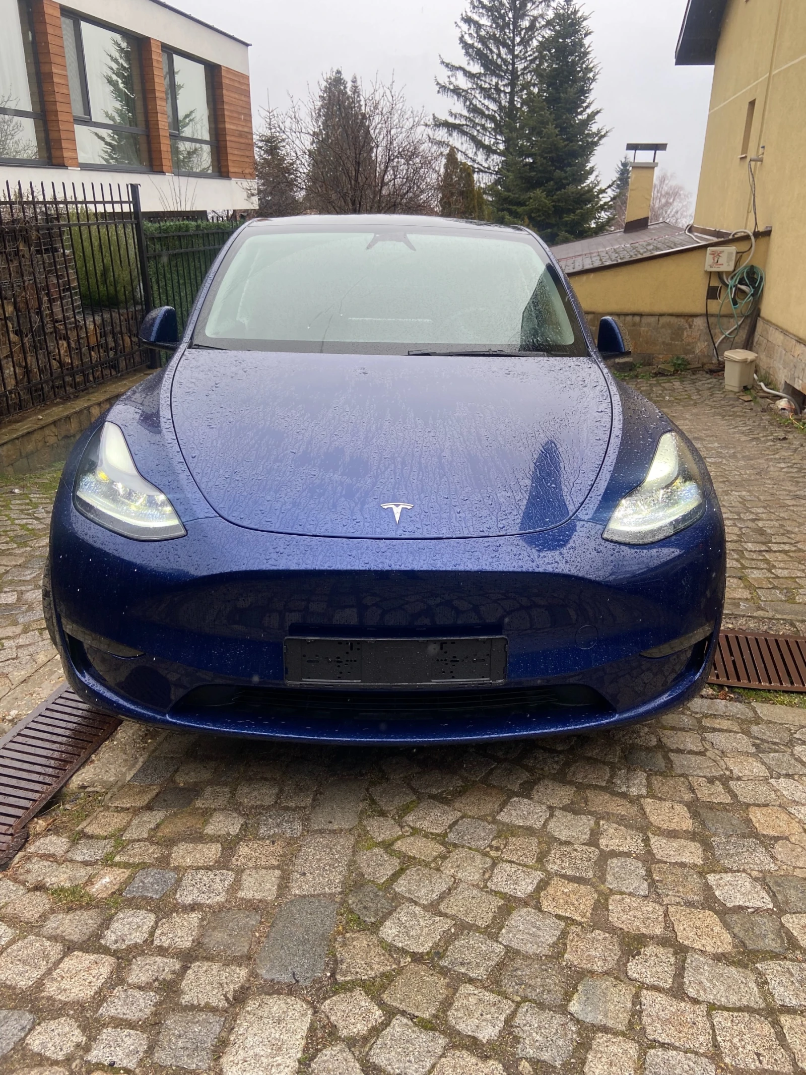 Tesla Model Y 7-местна Long Range Dual Motor, снимка 2 - Автомобили и джипове - 53718981