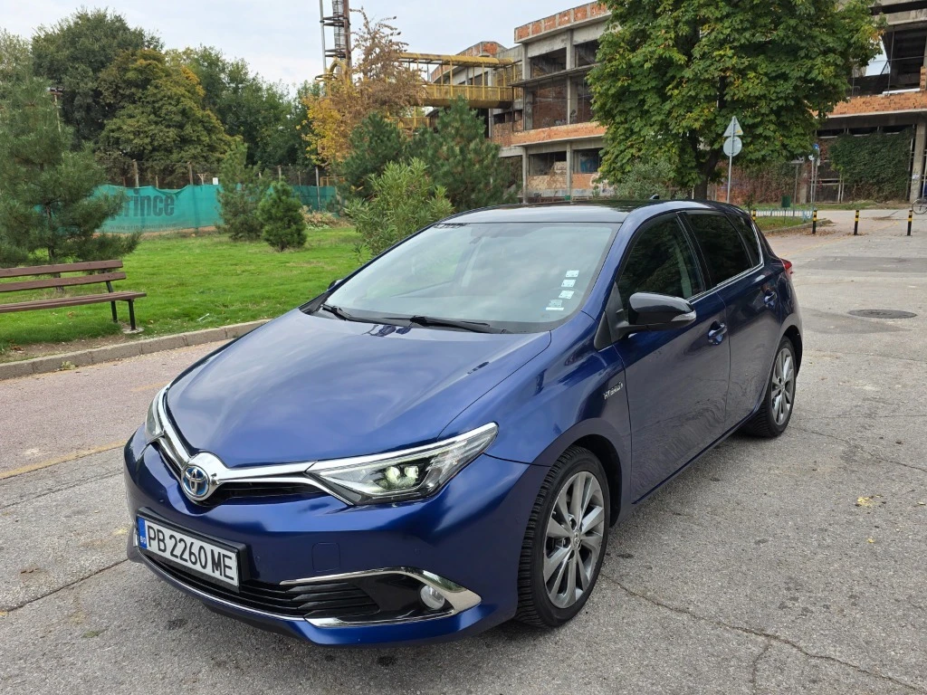 Toyota Auris 1.8 HYBRID, снимка 10 - Автомобили и джипове - 53813278