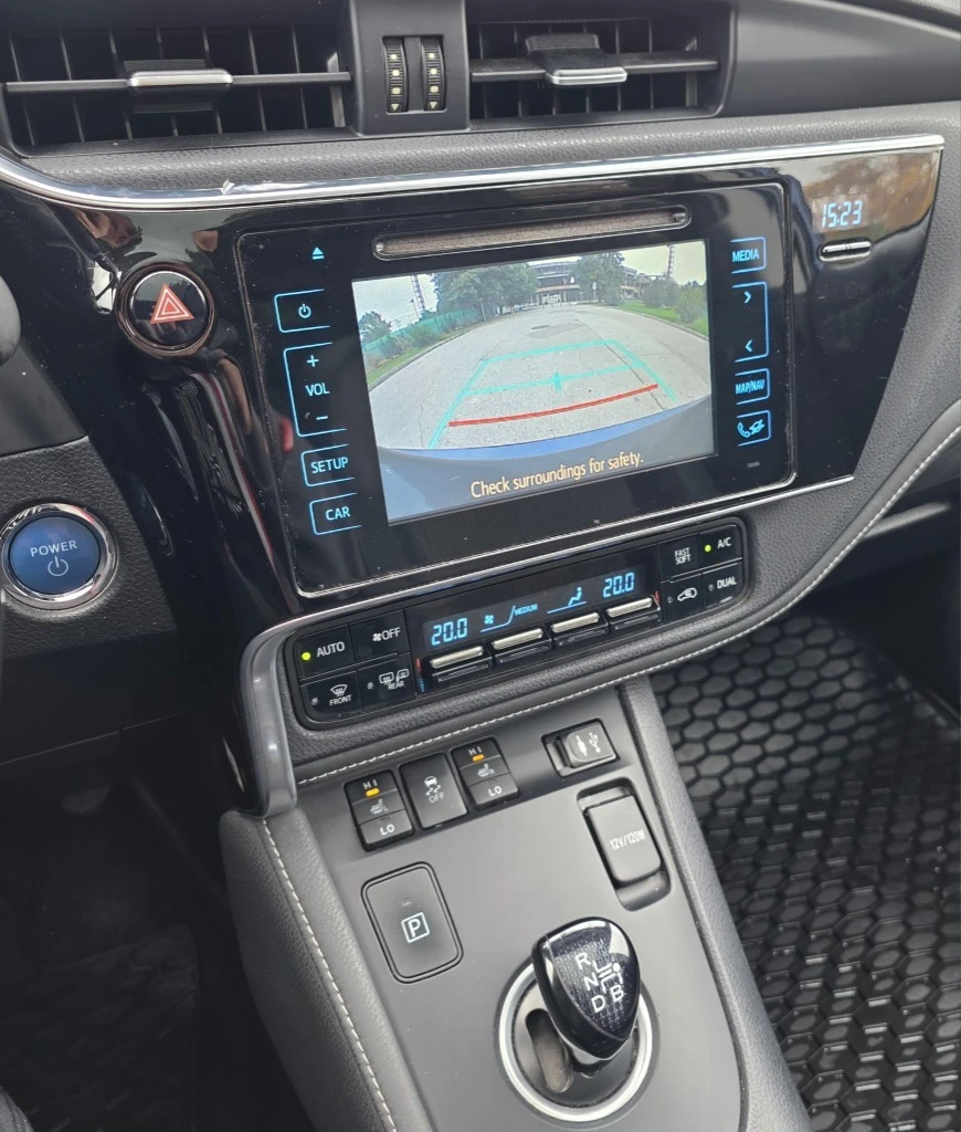 Toyota Auris 1.8 HYBRID, снимка 8 - Автомобили и джипове - 53813278