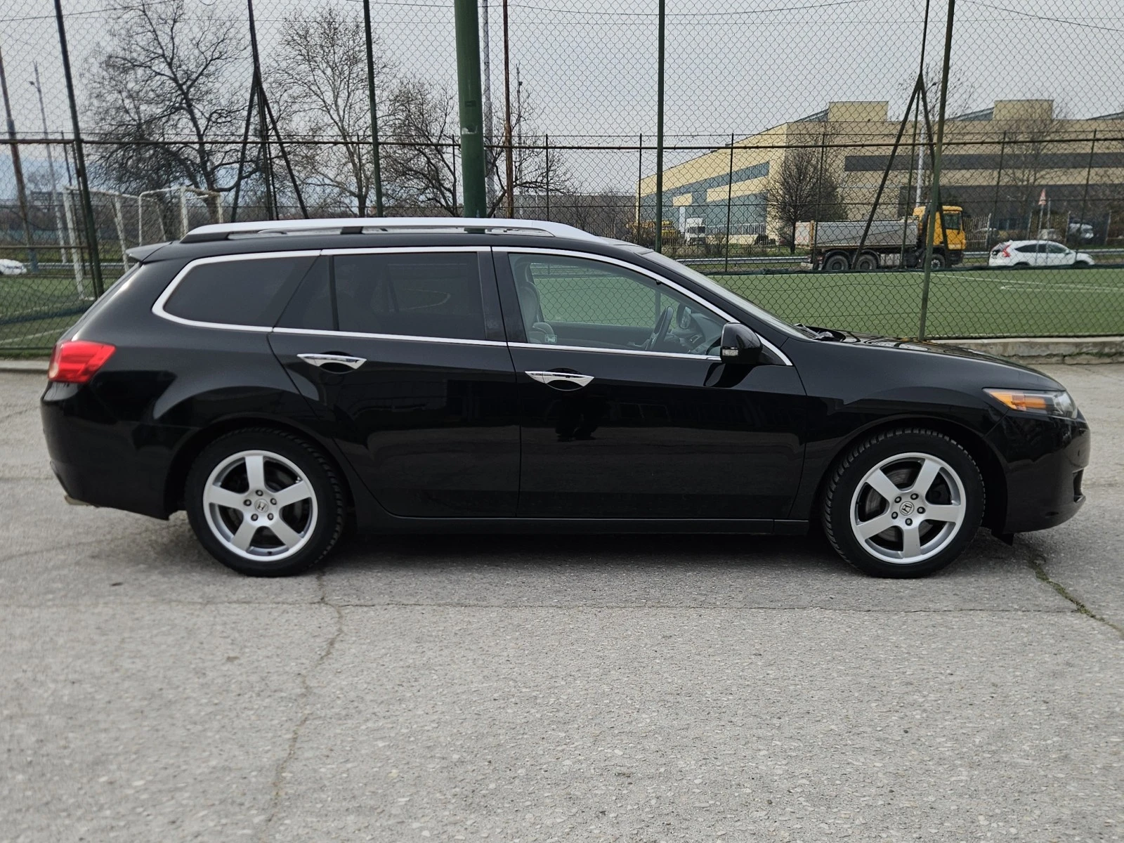 Honda Accord 2.4i-VTEC Distronic* Line Asist* Collision Assist, снимка 4 - Автомобили и джипове - 54066118