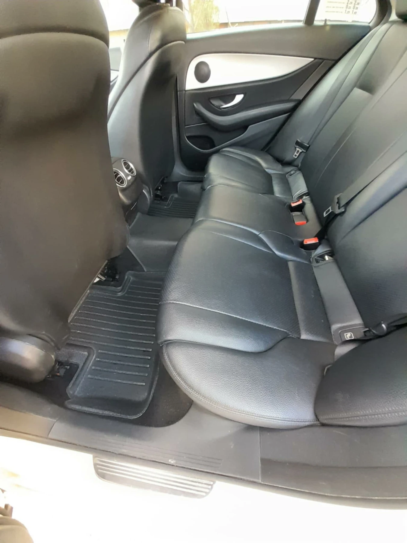 Mercedes-Benz E 200, снимка 4 - Автомобили и джипове - 54065389