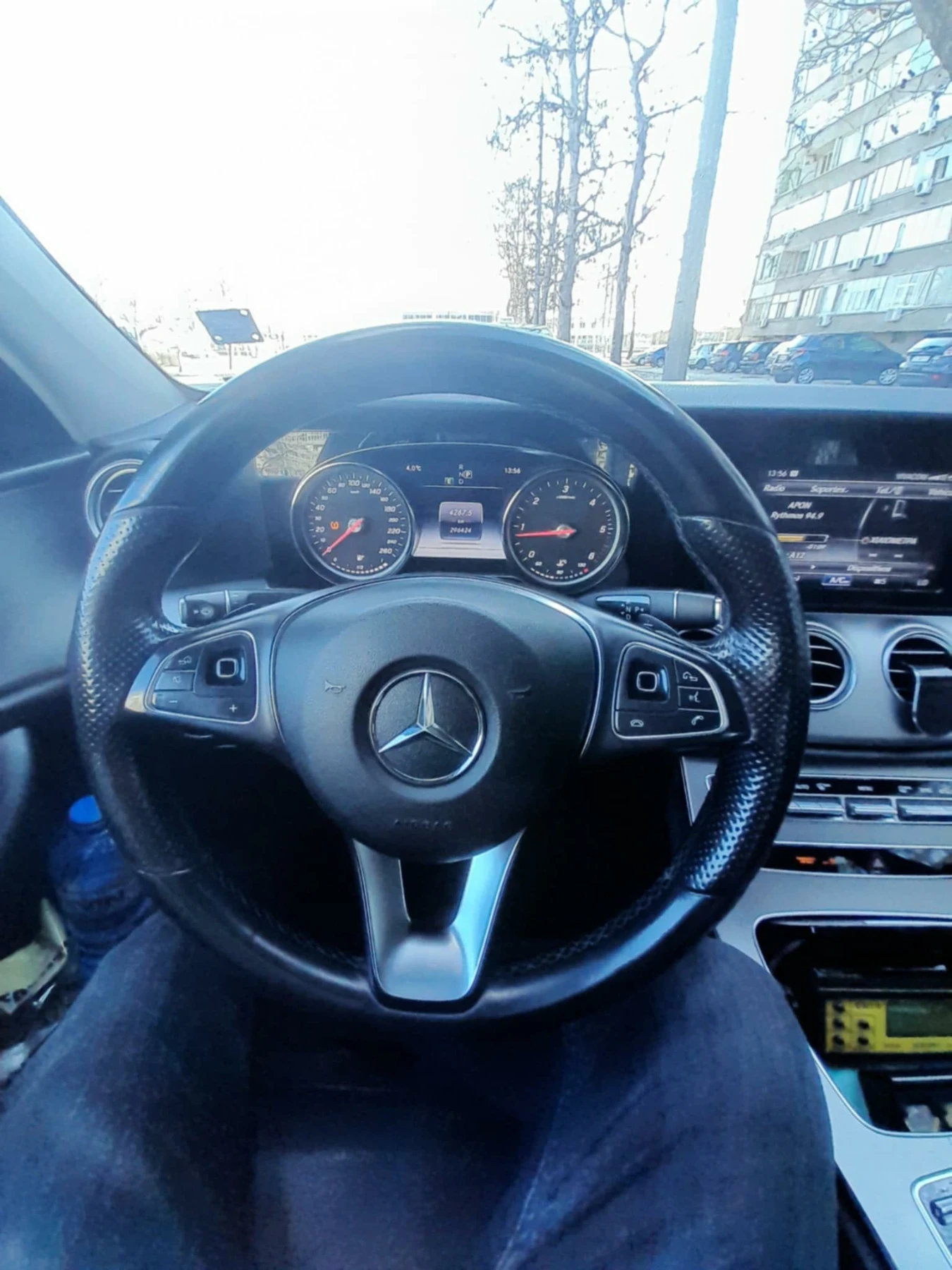 Mercedes-Benz E 200, снимка 8 - Автомобили и джипове - 54065389