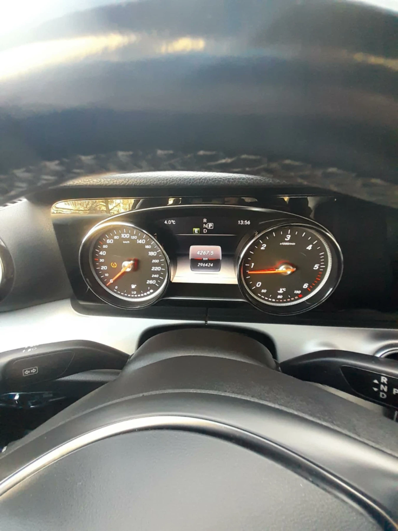 Mercedes-Benz E 200, снимка 11 - Автомобили и джипове - 54065389