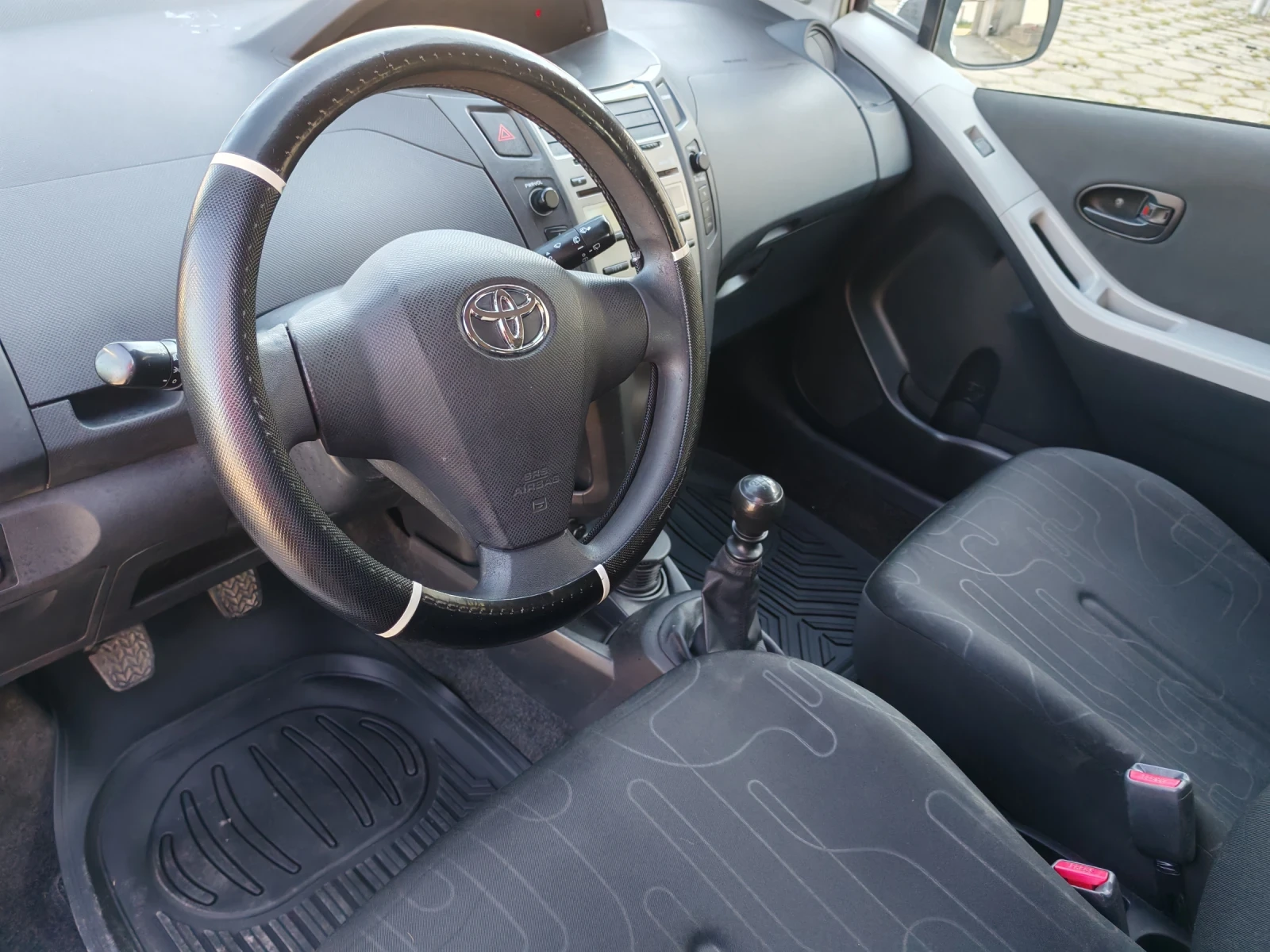 Toyota Yaris Facelift D4D, снимка 12 - Автомобили и джипове - 54429739