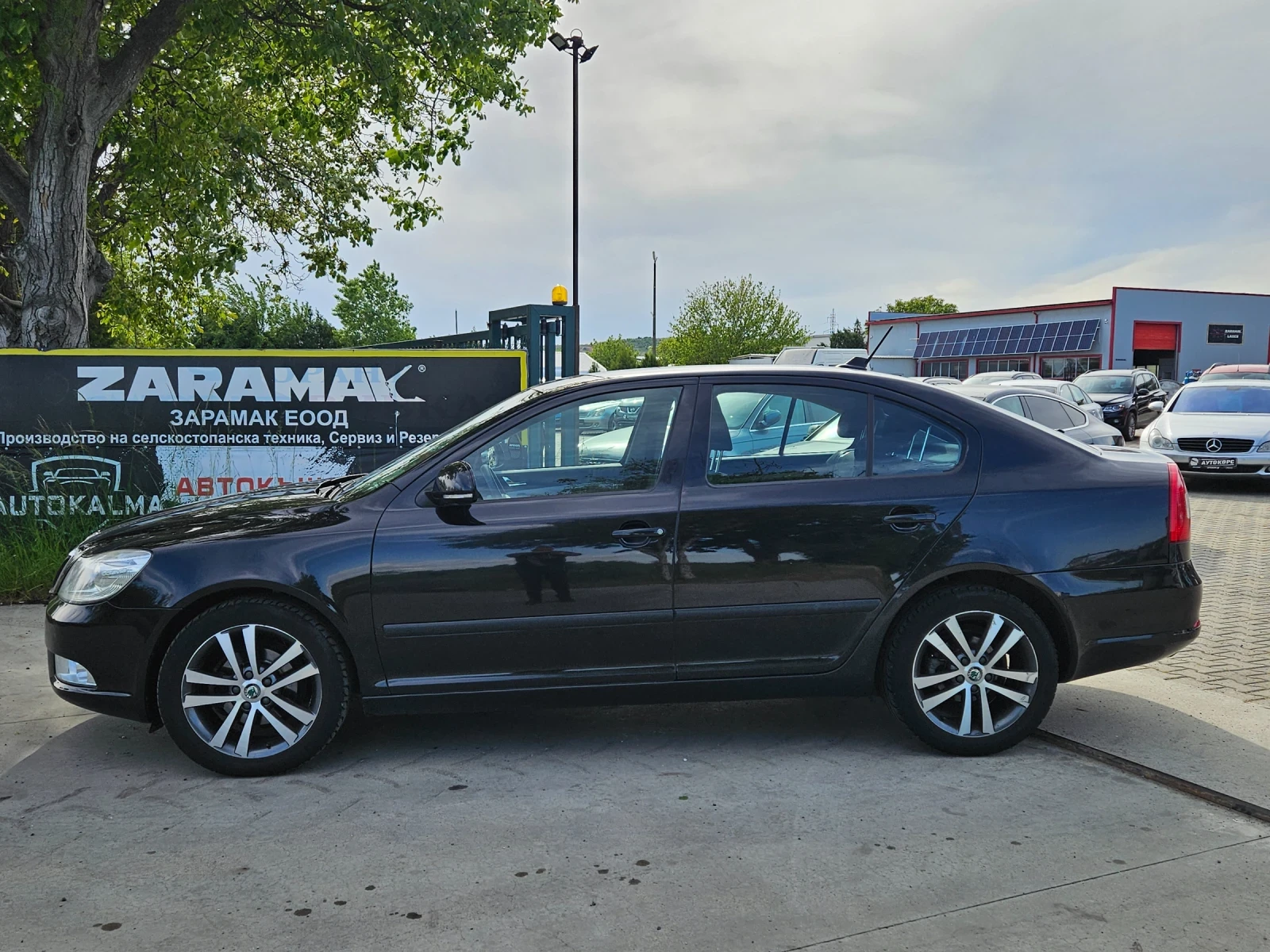 Skoda Octavia 1.6TDI* Navi* , снимка 7 - Автомобили и джипове - 54543380