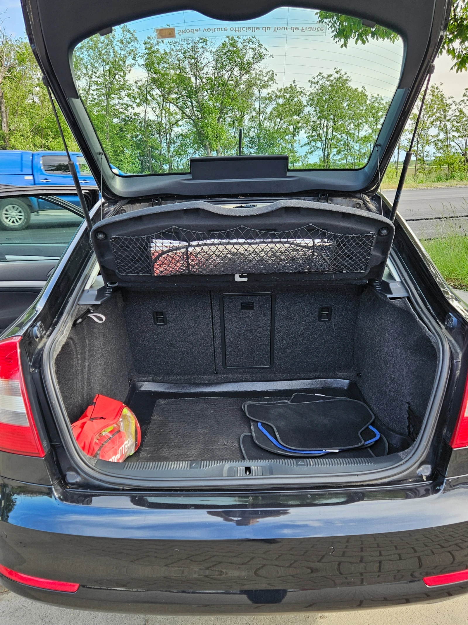 Skoda Octavia 1.6TDI* Navi* , снимка 12 - Автомобили и джипове - 54543380