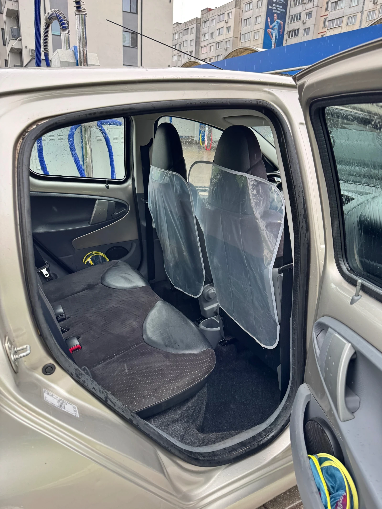 Toyota Aygo ckIN2u Edition, снимка 7 - Автомобили и джипове - 54655211
