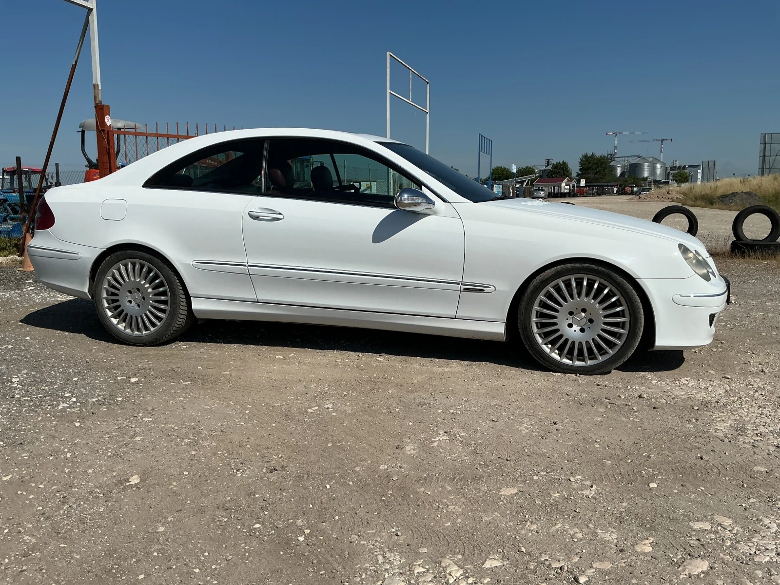 Mercedes-Benz CLK 320cdi, снимка 7 - Автомобили и джипове - 54865515