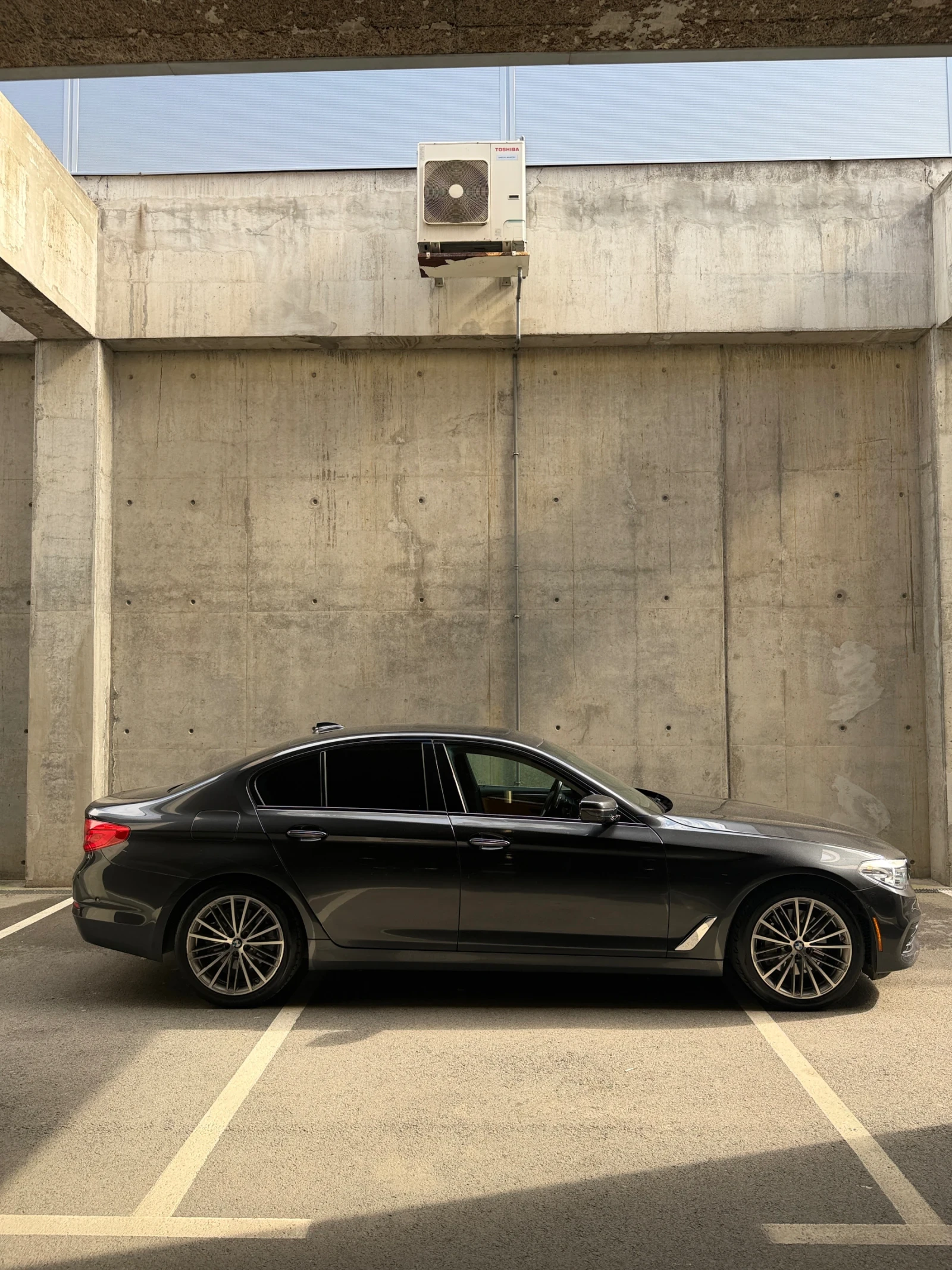 BMW 530 Sport Line, снимка 3 - Автомобили и джипове - 55001266