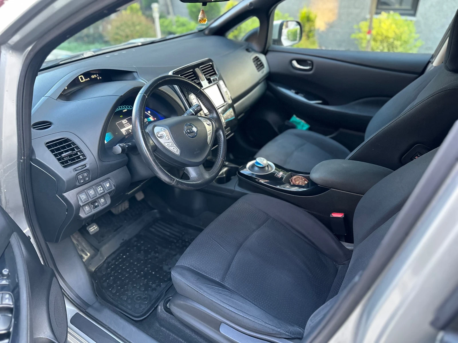 Nissan Leaf , снимка 5 - Автомобили и джипове - 55063140