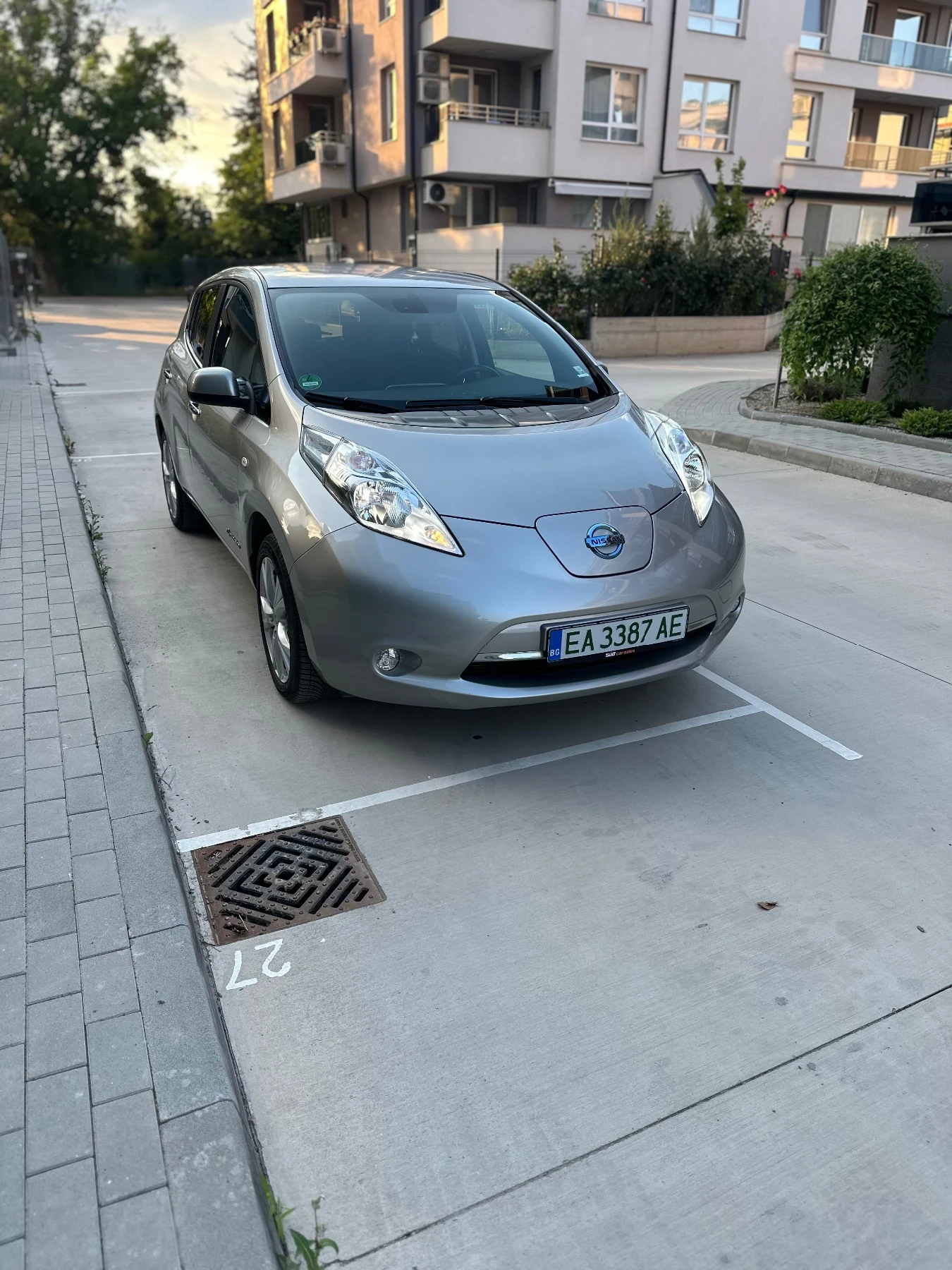 Nissan Leaf , снимка 2 - Автомобили и джипове - 55063140