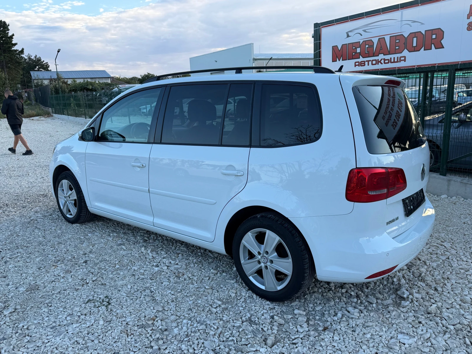 VW Touran 2.0TDi/140p.s-7mesten!!!, снимка 4 - Автомобили и джипове - 56217086