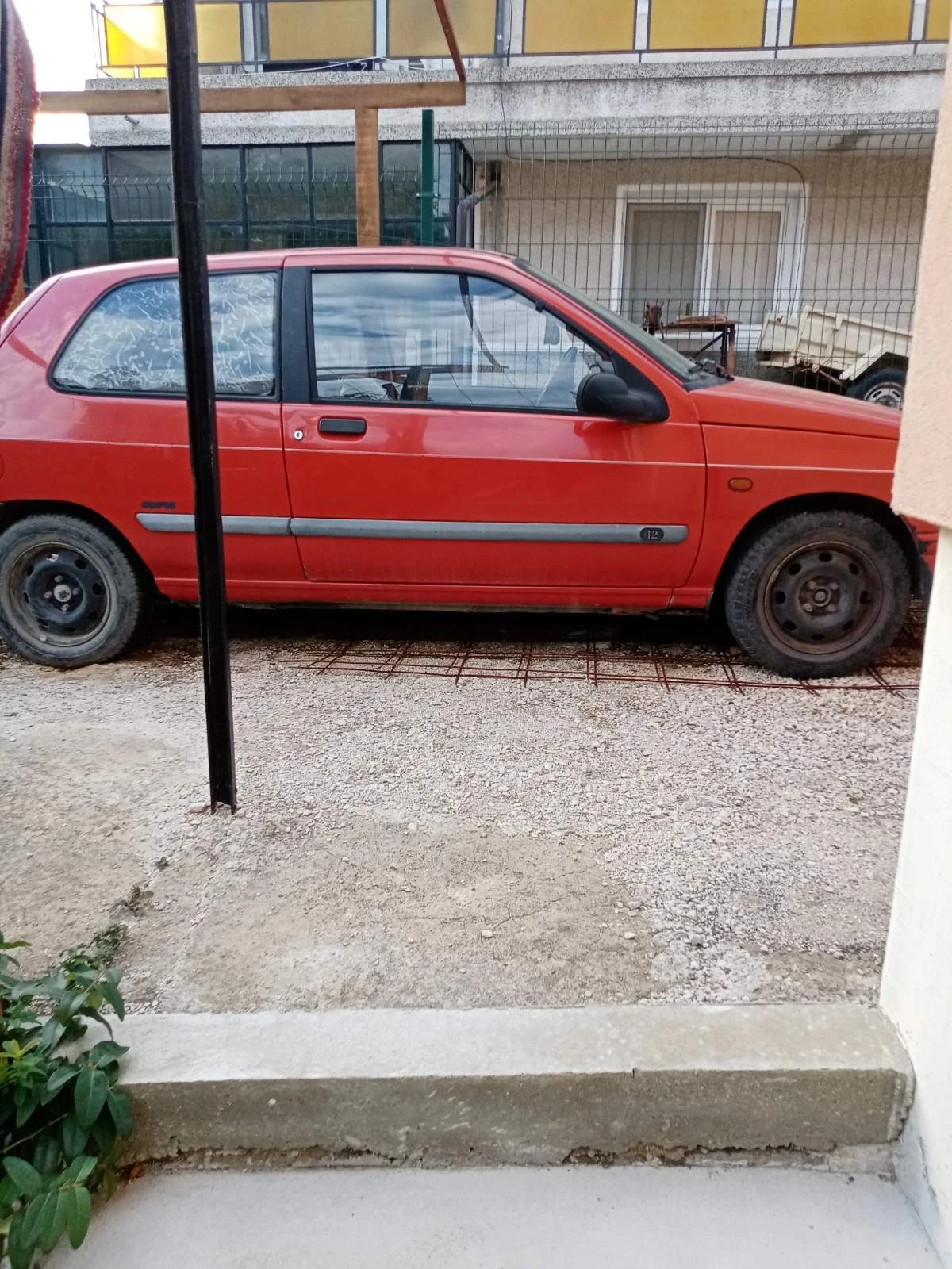 Renault Clio 1.2 16v, снимка 3 - Автомобили и джипове - 56482651