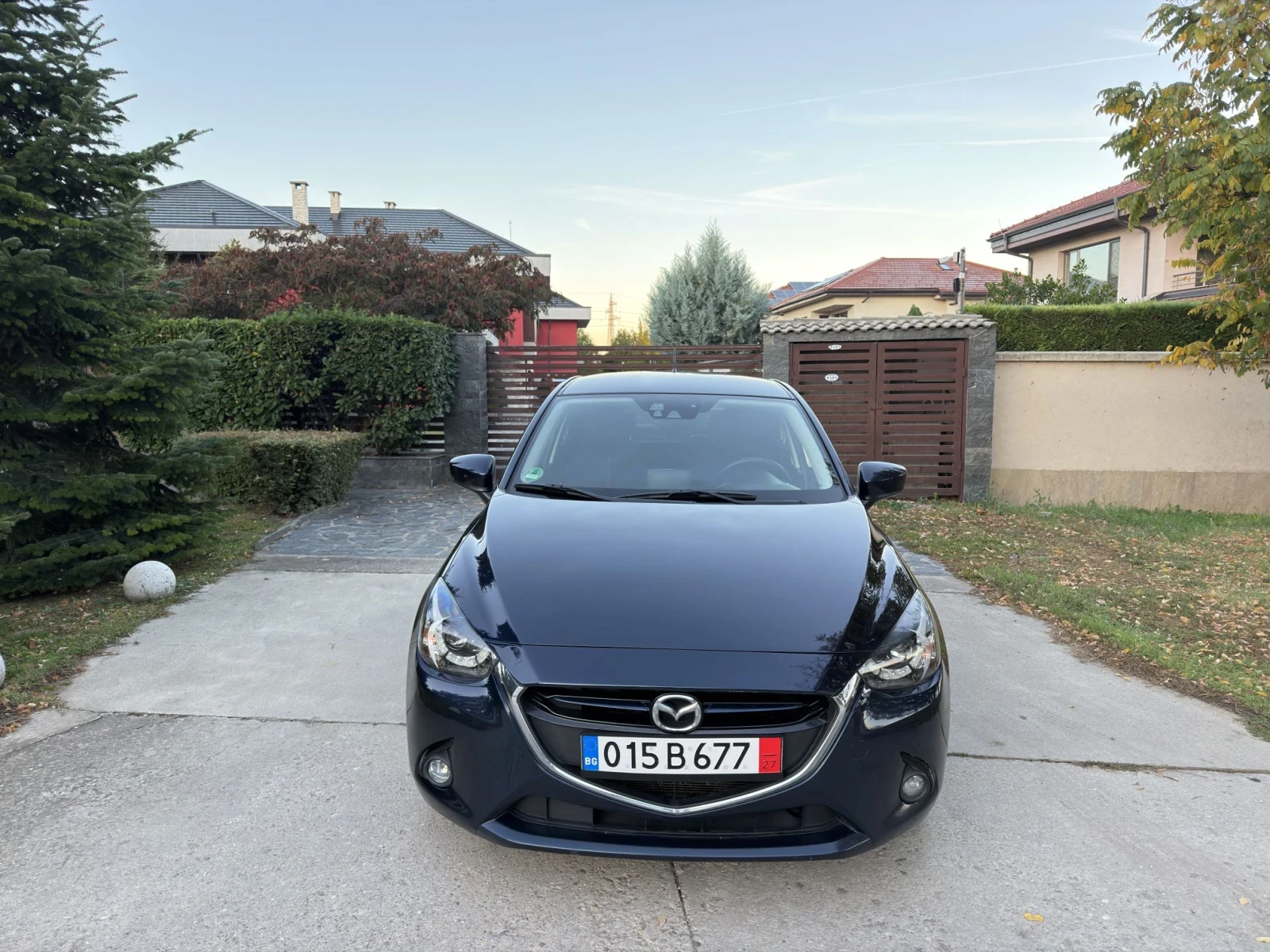 Mazda 2 1.5 Sports-Line, снимка 2 - Автомобили и джипове - 56632069