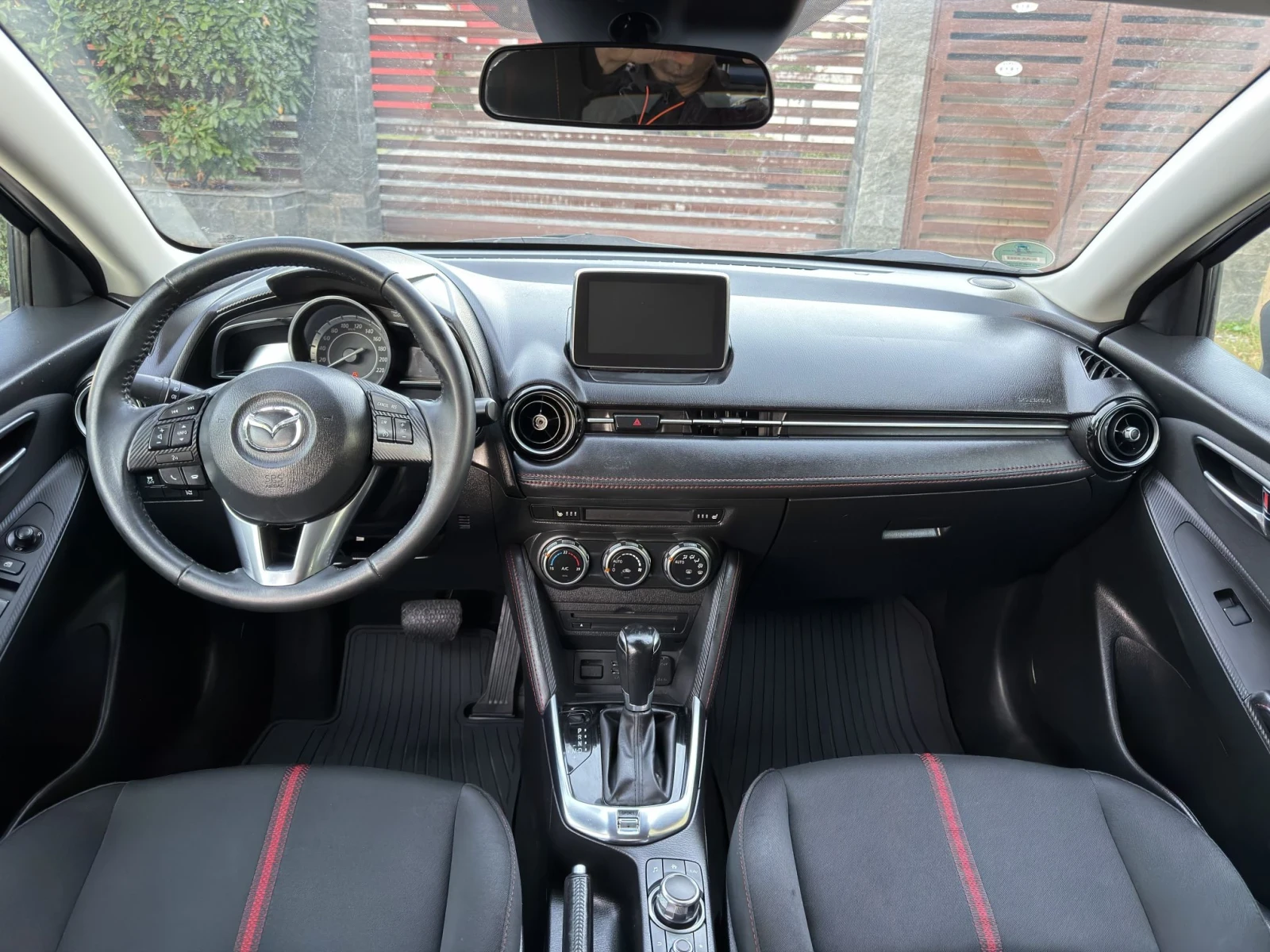 Mazda 2 1.5 Sports-Line, снимка 7 - Автомобили и джипове - 56632069