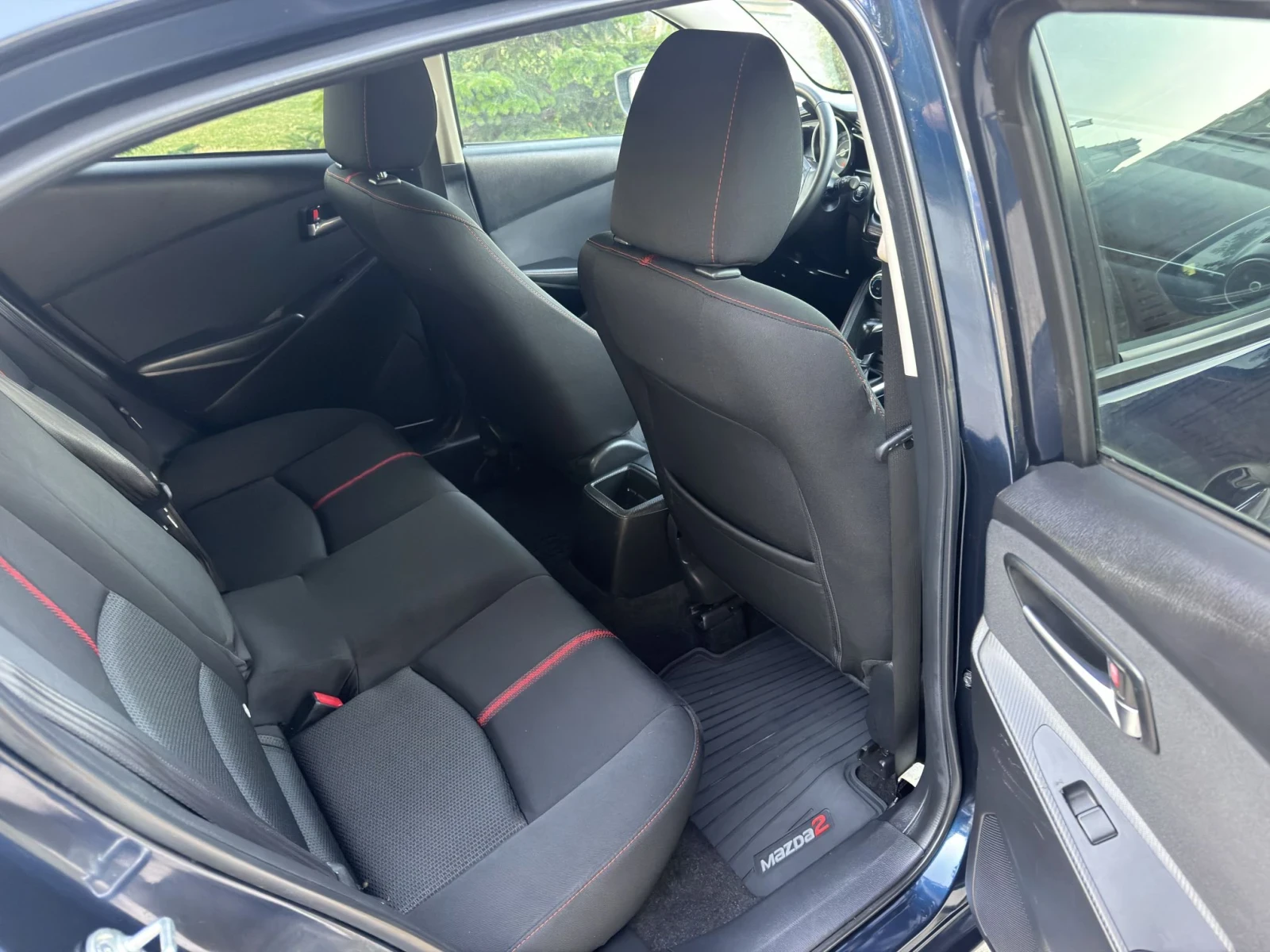 Mazda 2 1.5 Sports-Line, снимка 11 - Автомобили и джипове - 56632069