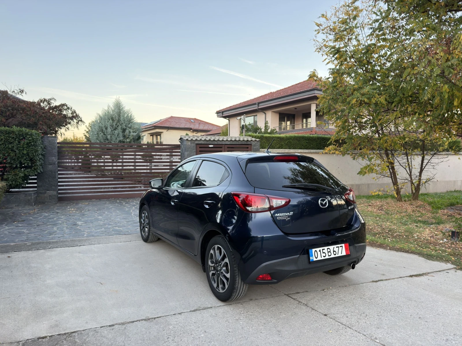 Mazda 2 1.5 Sports-Line, снимка 6 - Автомобили и джипове - 56632069