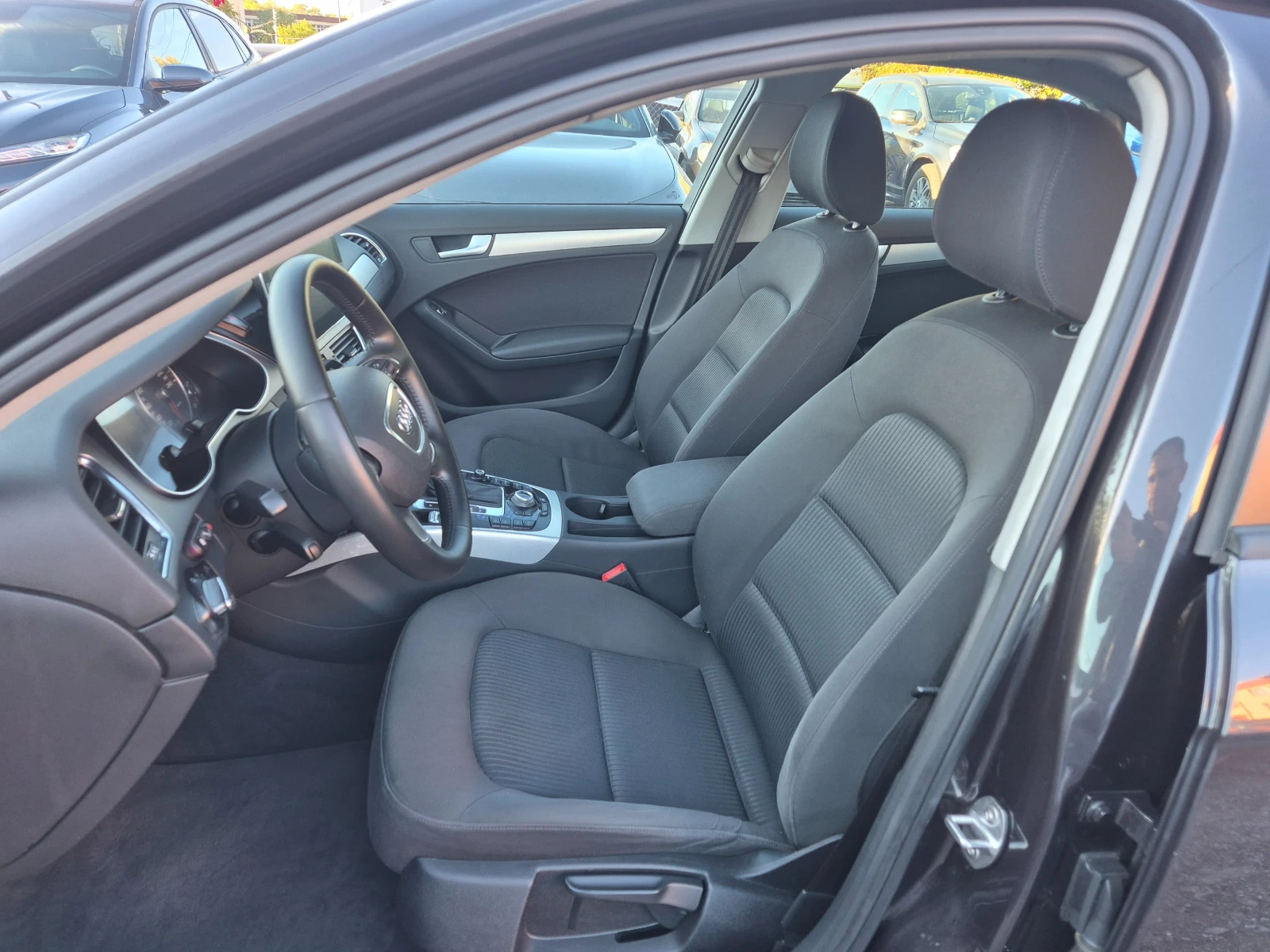 Audi A4 2.0TDI, снимка 8 - Автомобили и джипове - 56645779
