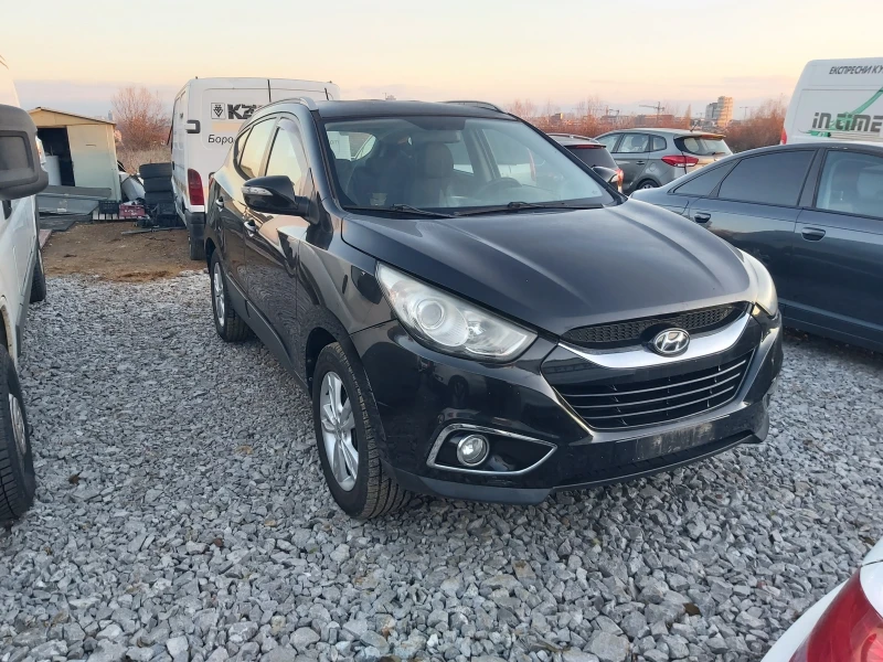 Hyundai IX35 2.0 crdi 136 - 2 WD, снимка 1 - Автомобили и джипове - 48121889