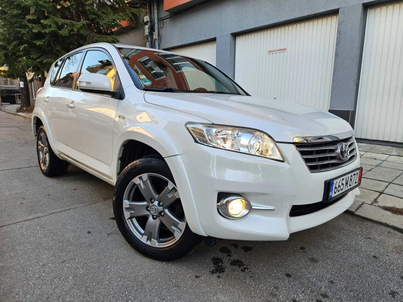 Toyota Rav4 2.2 D-4D Executive, снимка 1 - Автомобили и джипове - 48460261