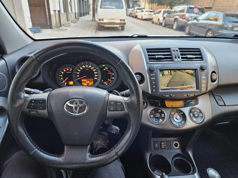 Toyota Rav4 2.2 D-4D Executive, снимка 9 - Автомобили и джипове - 48460261