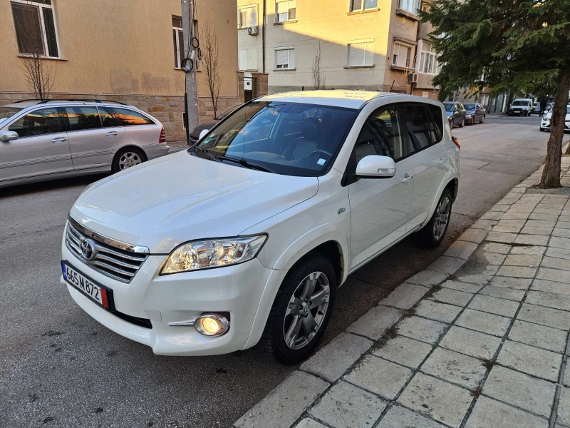 Toyota Rav4 2.2 D-4D Executive, снимка 7 - Автомобили и джипове - 48460261