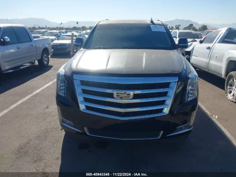 Cadillac Escalade, снимка 2 - Автомобили и джипове - 48720535